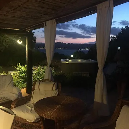 Lorenza Villa